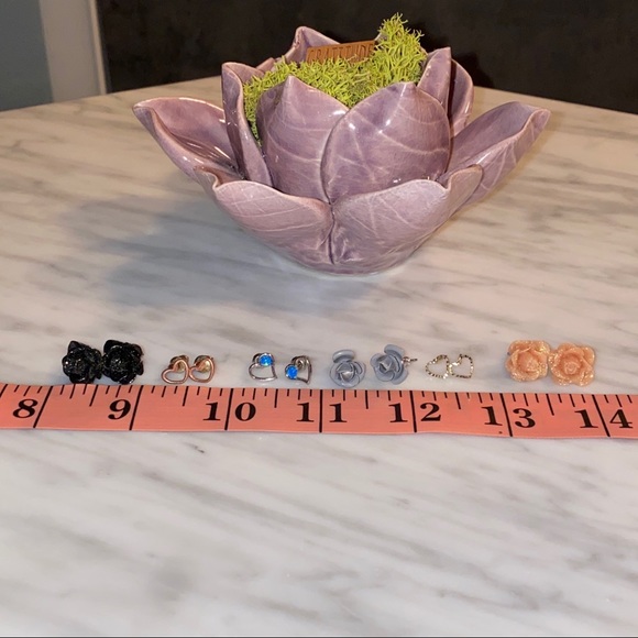 Bundle of 6 sets of flower and heart stud earrings - Picture 8 of 8